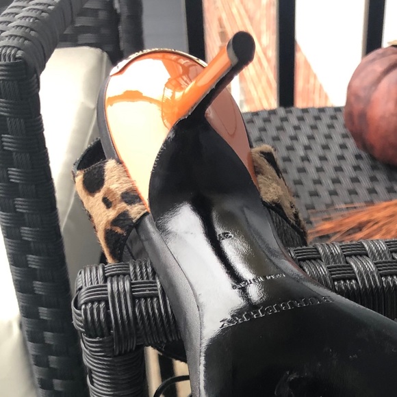 Burberry Askham Sandals - Picture 8 of 10